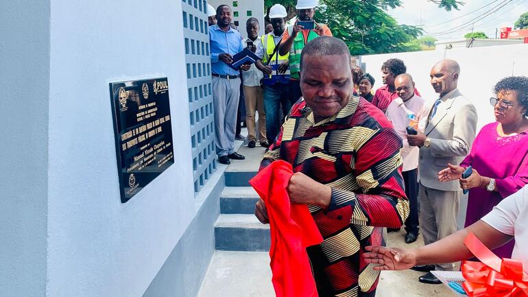 Município de Dondo Inaugura novo Sanitário Público